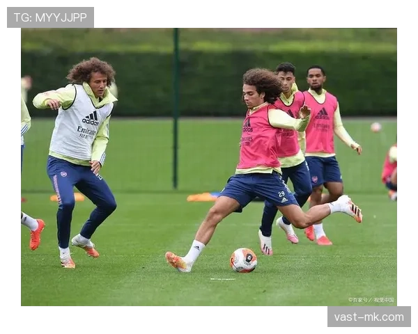 罗兹强势崛起引领英超热潮 球队表现回暖获球迷热议