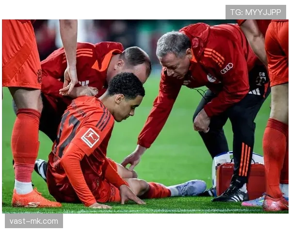 穆西亚拉聚光灯下冷静专注，稳健表现引广泛关注