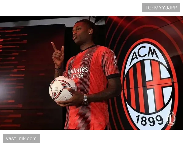 米兰德比战火重燃:红黑军团状态回升,激情对决一触即发 米兰德比战火重燃:红黑军团状态回升,激情对决一触即发