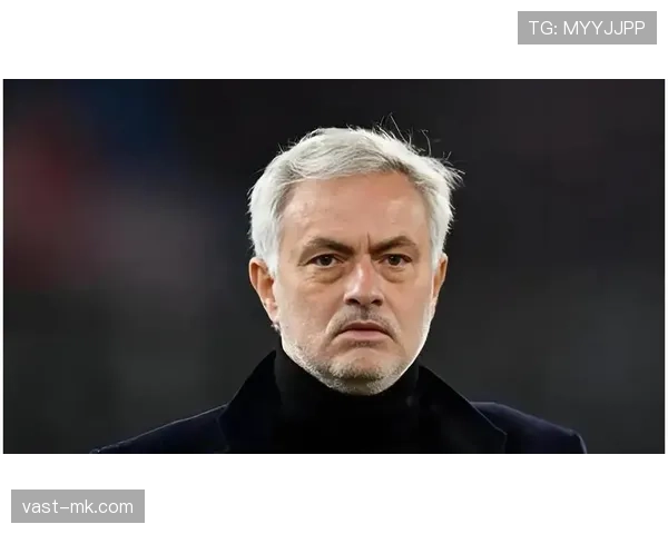 穆里尼奥战术体系下的困局:球队执行力与战术理念的持续博弈 穆里尼奥战术体系下的困局:球队执行力与战术理念的持续博弈