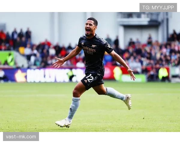 热苏斯表现稳健,展现速度与爆发力助力球队赢得关键胜利 热苏斯表现稳健,展现速度与爆发力助力球队赢得关键胜利