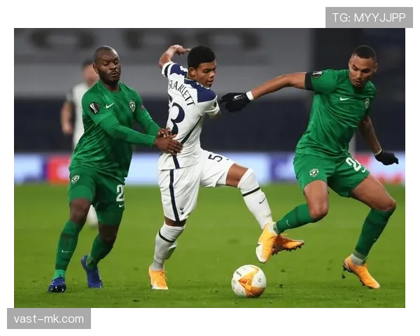 美因茨主帅战术风格解析:注重高位逼抢与快速转换 美因茨主帅战术风格解析:注重高位逼抢与快速转换